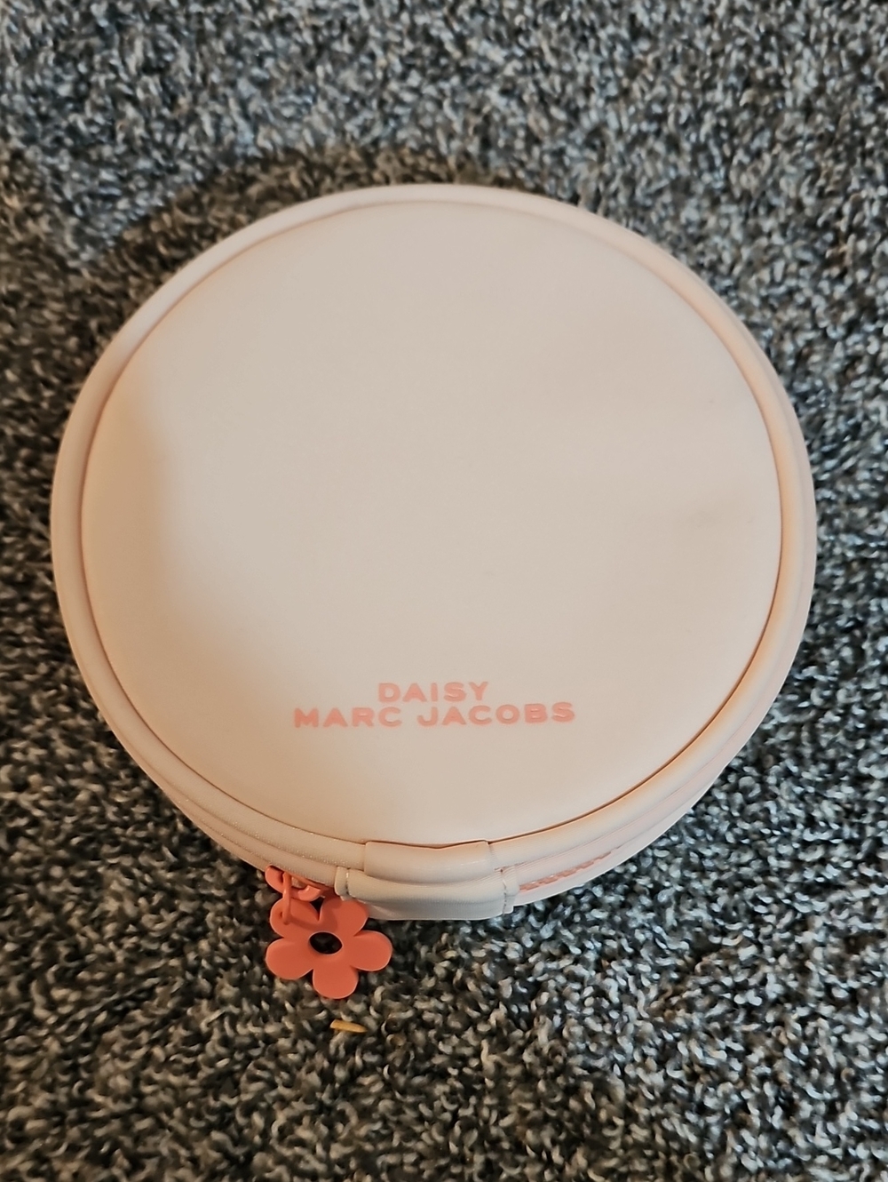 Marc Jacobs Round Daisy Zip Cosmetic Case — Light Coral with Coral Charm